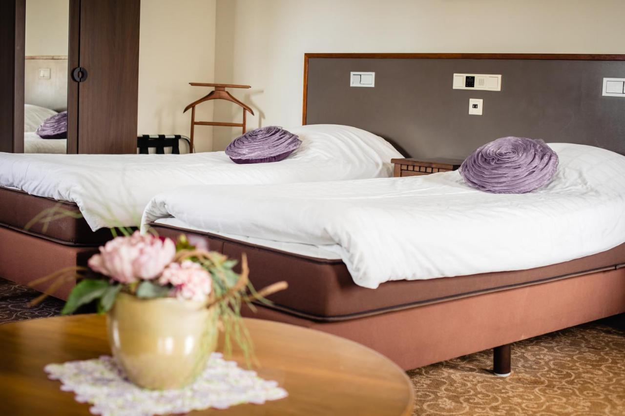 Hotel De Reiziger Ottersum エクステリア 写真